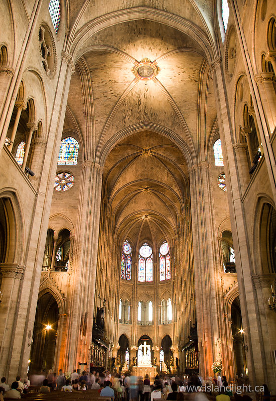 Notre dam -   photo